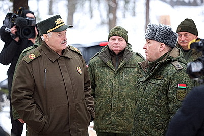 Лукашенко лично проверяет боеготовность Вооруженных Сил