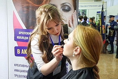 Помочь выбрать путь в профессию: выставка для абитуриентов \"Образование и карьера\" открылась в Минске