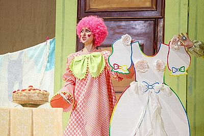 В Гродненском областном драматическом театре готовят премьеру - комедию-буфф \"Свадьба\"