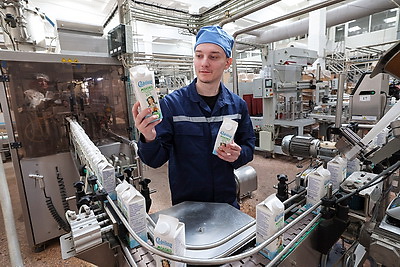 Перспективы развития молочного комбината и агропредприятия: Кочанова посетила Полоцкий район