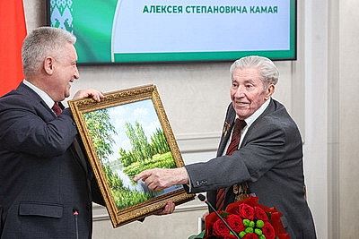 Председателя Совета Компартии Беларуси Камая поздравили в Палате представителей с 90-летием