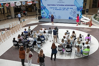 Выставку работ участницы проекта \"Ее рук дело\" презентовали в Минске