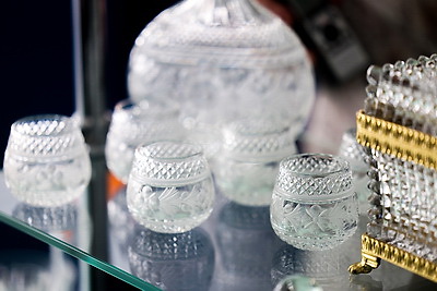 Женщина-стеклодув из Березовки 20 лет создает шедевры из стекла и хрусталя