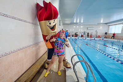 Победа над собой. Турнир по водным видам спорта \"Спешиал Олимпикс\" в Витебске собрал около 80 участников