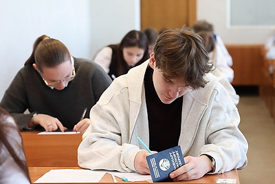 Около 58,5 тыс. белорусских одиннадцатиклассников приняли участие в репетиционном ЦЭ