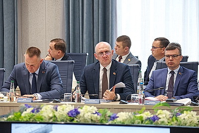В Мингорисполкоме рассмотрели меры по сокращению объемов сверхнормативного строительства
