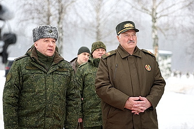 Лукашенко лично проверяет боеготовность Вооруженных Сил