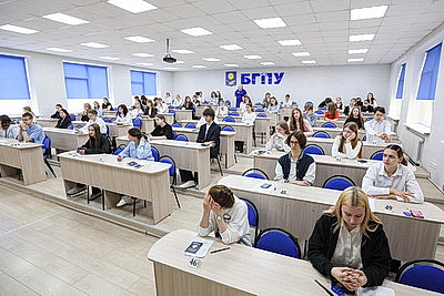 Более 1,4 тыс. абитуриентов пишут ЦТ в БГПУ