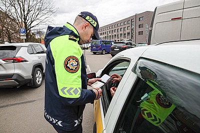Нарушений ПДД со стороны такси стало меньше. Как прошел рейд ГАИ в Минске