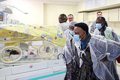 Парламентская делегация Зимбабве посетила РНПЦ \"Мать и дитя\" и МТЗ