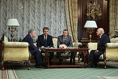 Лукашенко: политика многовекторности никак не отдаляет Беларусь от России