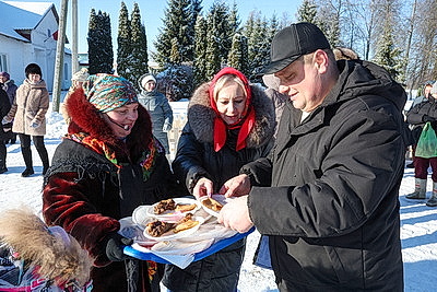 Гусиные забеги, обряды и много песен. В Костюковичском районе провели \"Гусінае свята\"