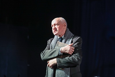 Владимирский академический театр драмы представил спектакль \"Черные доски\" на театральном форуме \"M.@rt.контакт\"