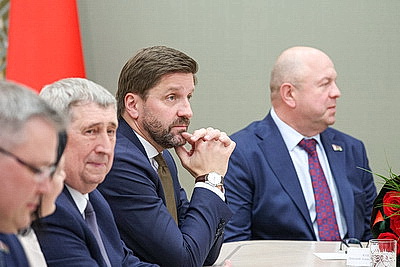 Защищая правду и суверенитет страны. Представителям СМИ вручили награды в Совете Республики