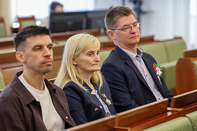 Выставка о подвиге советских летчиков в ВОВ открылась в фойе Овального зала Дома правительства