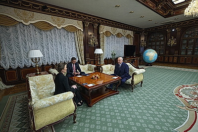 Лукашенко встретился с послом Сербии