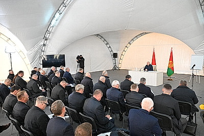 Лукашенко обозначил актуальные задачи по развитию агросервисов