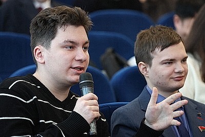 Потенциал и действующая сила. В Минске стартовала III Школа молодого ученого