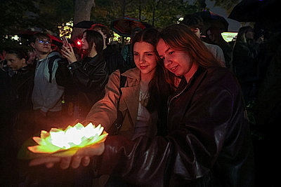 В Гродно ко Дню города провели фестиваль водных фонариков