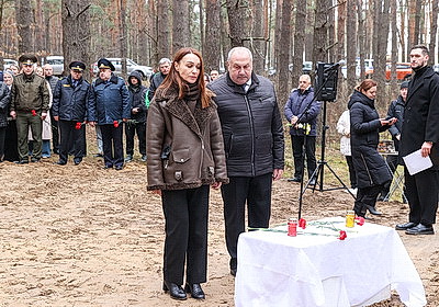 Останки не менее 75 мирных граждан, убитых в 1942 году, перезахоронили в Ветковском районе