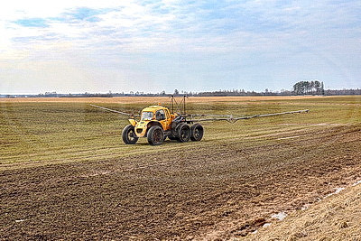 Посевная-2026 в Бешенковичах: новая техника и высокие темпы