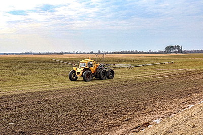Посевная-2026 в Бешенковичах: новая техника и высокие темпы