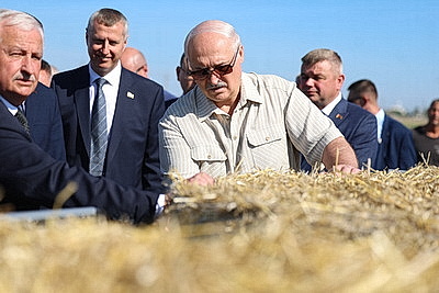 Лукашенко посещает Березовский район