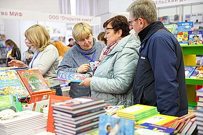 Фольклорные танцы и книги о подвигах. Презентация Армении и Молдовы прошла на Минской книжной выставке-ярмарке