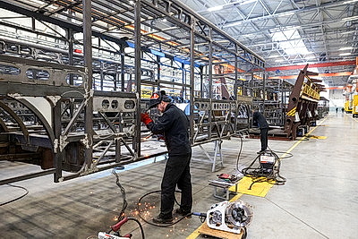 Как будут расширять автобусное производство МАЗ? Турчин ознакомился с производственными цехами