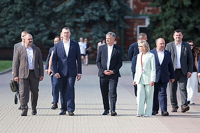 Главы спортивных ведомств Беларуси и России возложили цветы в Брестской крепости