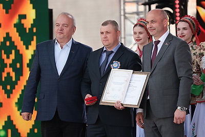 \"Дажынкі-2026\". Лучших тружеников села Витебской области чествуют в Миорах