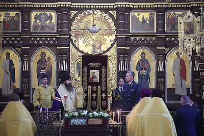 Хоругвь с ликом апостола и евангелиста Матфея торжественно вручили Гродненской региональной таможне