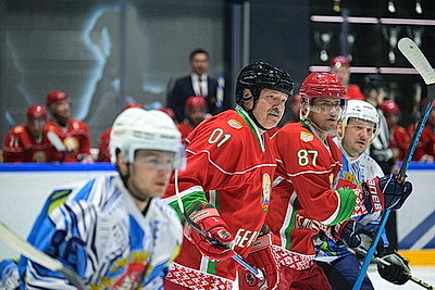 Команда Президента выиграла четвертый матч в РХЛ