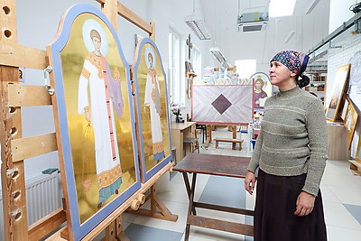 \"Каждая икона становится этапом жизни\". Иконописец Лариса Нежборт