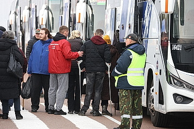 Три самолета с жителями Алешек прибыли в Беларусь