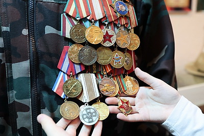 \"Герои были рядом - обычные парни чуть старше 18 лет\". Полочанин рассказал о службе в Афганистане