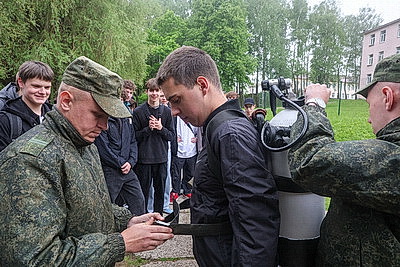Около 1 тыс. могилевских школьников принимают участие в учебно-полевых сборах