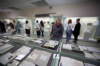 Ночные экскурсии и мастер-классы по каллиграфии: как встретили \"Библионочь\" в Национальной библиотеке Беларуси