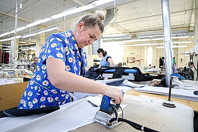 В ОАО \"Славянка\" произведено уже более 4,5 тыс. курток с подогревом. Их покупают и иностранцы