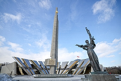 Нагрудный знак \"Бойцу Красной гвардии и Красному партизану\" представили в Музее истории ВОВ