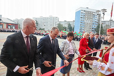 Комфортная, современная и с бассейном: новую школу на 1020 мест открыли в День знаний в Могилеве