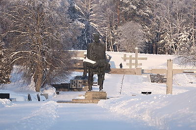 Председатель Мажилиса Парламента Республики Казахстан возложил цветы в МК \"Хатынь\"