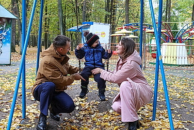 \"За большим столом иногда не хватает мест\". Как живет \"Семья года\" из Кобринского района