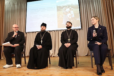 Открытый диалог о семейных ценностях. В Минске прошла встреча с молодежью проекта \"Сила слова\"