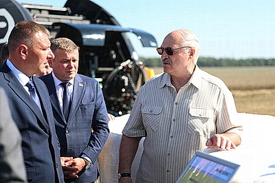 Лукашенко посещает Березовский район