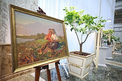 Для участников форума \"Женщина и будущее деревни\" провели экскурсию во Дворце Независимости