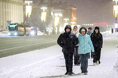 Морозный зимний день: снегопад не повод сидеть дома для активных жителей