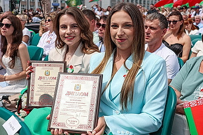 С благодарностью за мир. Торжественное шествие в День Независимости объединило более 20 тыс. жителей и гостей Гомеля