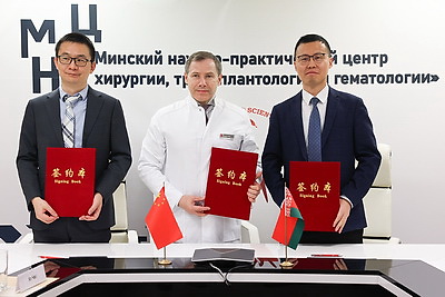 Роботический комплекс для операций запустили в МНПЦ хирургии, трансплантологии и гематологии