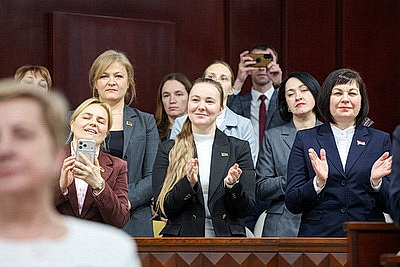 Диалог о будущем сердца страны. В Овальном зале собрались женщины, которые хотят сделать жизнь на селе ярче и комфортнее